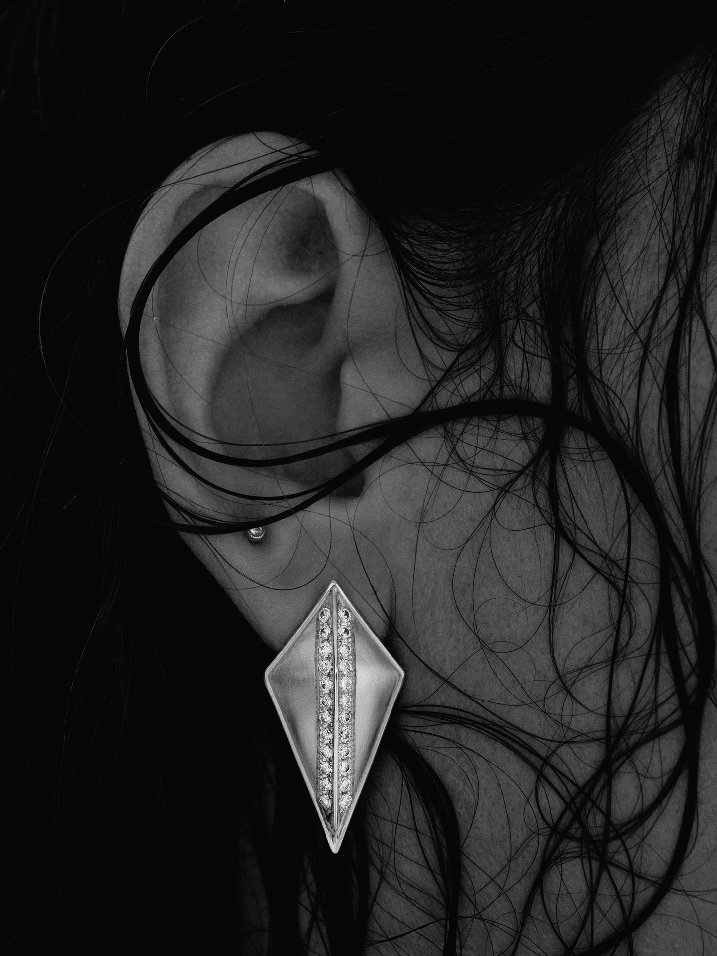 Eclipse Diamond Earrings - Nisi Jewelry - Delux Jewels Luxury jewelry Fine jewelry Designer jewelry High-end jewelry Premium jewelry Elegant jewelry Diamond rings Gold necklaces Gemstone earrings Luxury bracelets Statement jewelry Wedding bands Engagement rings Custom jewelry Buy luxury jewelry online Affordable luxury jewelry Handmade fine jewelry Jewelry for gifts Unique jewelry pieces Jewelry store online