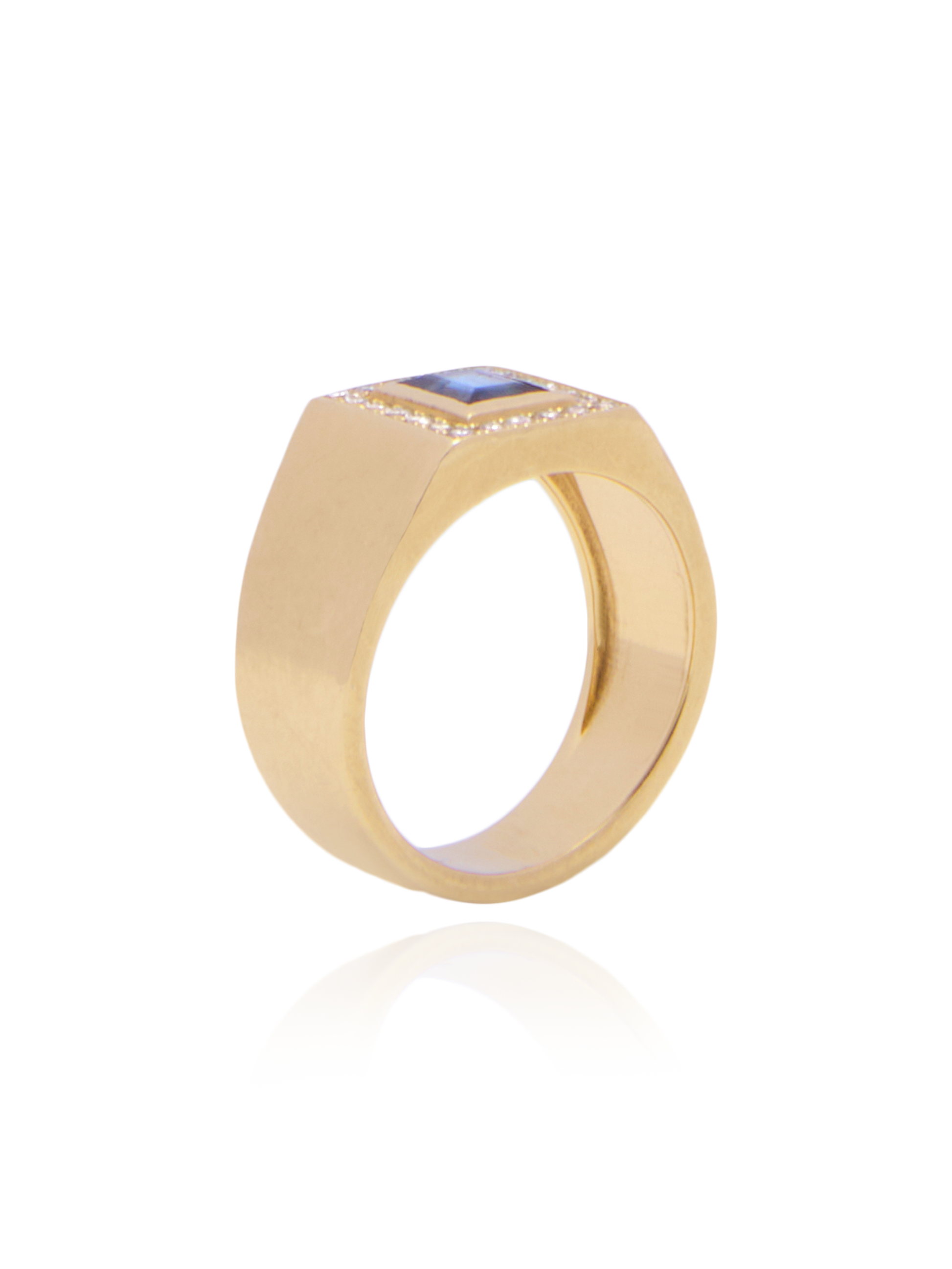 Sapphire Pinky Ring - Nisi Jewelry - Delux Jewels  Luxury jewelry  Fine jewelry  Designer jewelry  High-end jewelry  Premium jewelry  Elegant jewelry Diamond rings  Gold necklaces  Gemstone earrings  Luxury bracelets  Statement jewelry  Wedding bands  Engagement rings  Custom jewelry Buy luxury jewelry online  Affordable luxury jewelry  Handmade fine jewelry  Jewelry for gifts  Unique jewelry pieces  Jewelry store online