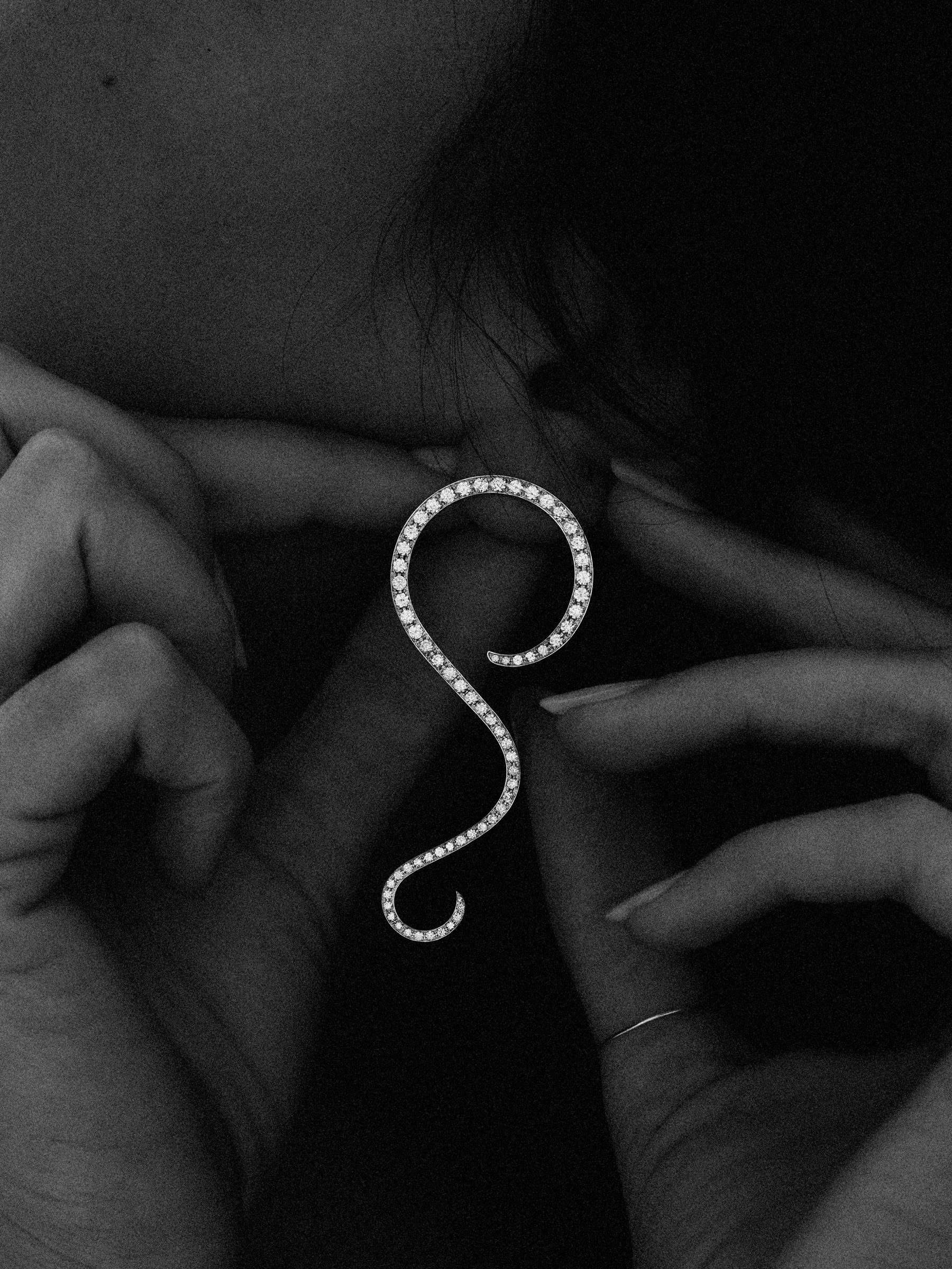 Nyx Pavé Diamond Solo Earring - Nisi Jewelry - Delux Jewels  Luxury jewelry  Fine jewelry  Designer jewelry  High-end jewelry  Premium jewelry  Elegant jewelry Diamond rings  Gold necklaces  Gemstone earrings  Luxury bracelets  Statement jewelry  Wedding bands  Engagement rings  Custom jewelry Buy luxury jewelry online  Affordable luxury jewelry  Handmade fine jewelry  Jewelry for gifts  Unique jewelry pieces  Jewelry store online