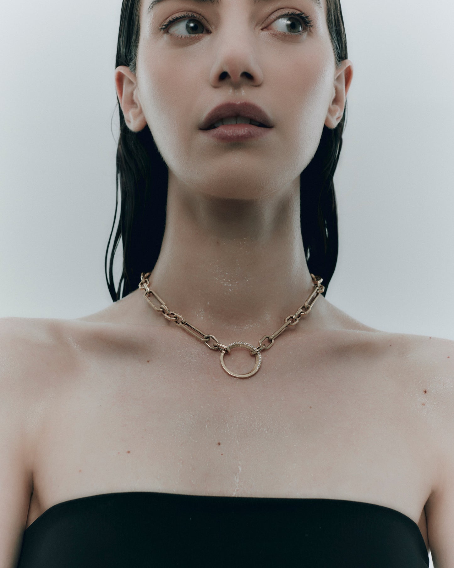 Aura Diamond Charme Collier - Nisi Jewelry - Delux Jewels  Luxury jewelry  Fine jewelry  Designer jewelry  High-end jewelry  Premium jewelry  Elegant jewelry Diamond rings  Gold necklaces  Gemstone earrings  Luxury bracelets  Statement jewelry  Wedding bands  Engagement rings  Custom jewelry Buy luxury jewelry online  Affordable luxury jewelry  Handmade fine jewelry  Jewelry for gifts  Unique jewelry pieces  Jewelry store online