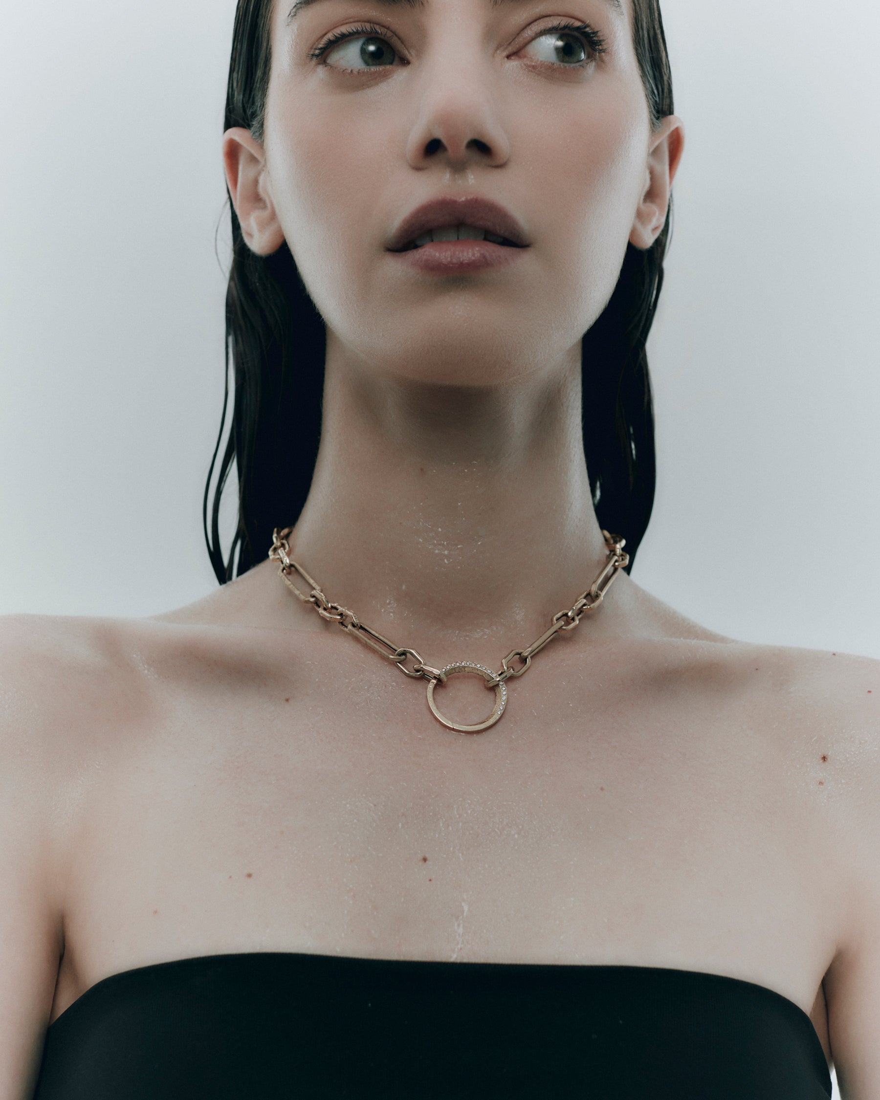 Aura Diamond Charme Collier - Nisi Jewelry - Delux Jewels  Luxury jewelry  Fine jewelry  Designer jewelry  High-end jewelry  Premium jewelry  Elegant jewelry Diamond rings  Gold necklaces  Gemstone earrings  Luxury bracelets  Statement jewelry  Wedding bands  Engagement rings  Custom jewelry Buy luxury jewelry online  Affordable luxury jewelry  Handmade fine jewelry  Jewelry for gifts  Unique jewelry pieces  Jewelry store online