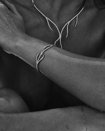 Pavè Diamond Alga Bracelet - Nisi Jewelry - Delux Jewels  Luxury jewelry  Fine jewelry  Designer jewelry  High-end jewelry  Premium jewelry  Elegant jewelry Diamond rings  Gold necklaces  Gemstone earrings  Luxury bracelets  Statement jewelry  Wedding bands  Engagement rings  Custom jewelry Buy luxury jewelry online  Affordable luxury jewelry  Handmade fine jewelry  Jewelry for gifts  Unique jewelry pieces  Jewelry store online