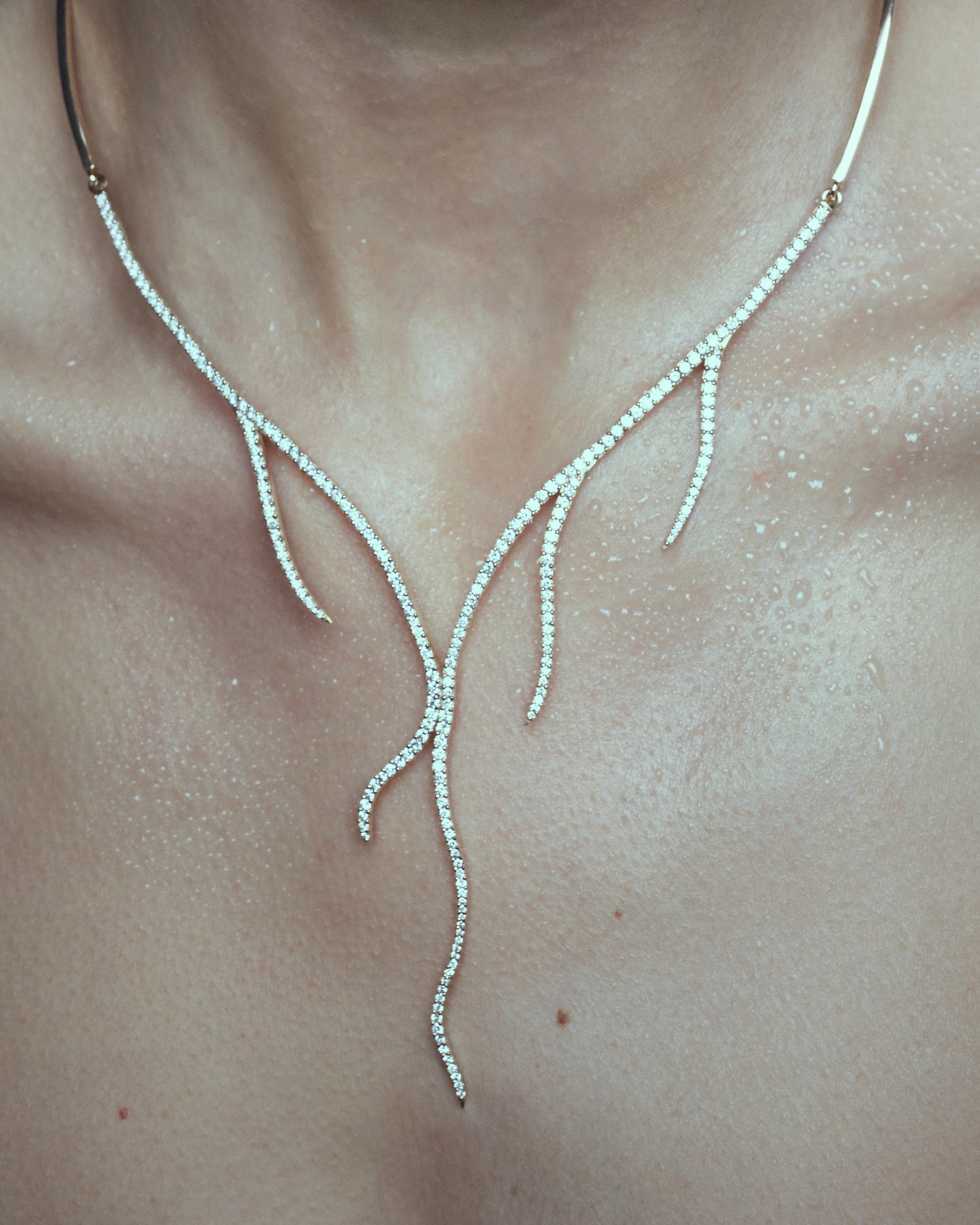 Pavé Diamond Alga Necklace - Nisi Jewelry - Delux Jewels  Luxury jewelry  Fine jewelry  Designer jewelry  High-end jewelry  Premium jewelry  Elegant jewelry Diamond rings  Gold necklaces  Gemstone earrings  Luxury bracelets  Statement jewelry  Wedding bands  Engagement rings  Custom jewelry Buy luxury jewelry online  Affordable luxury jewelry  Handmade fine jewelry  Jewelry for gifts  Unique jewelry pieces  Jewelry store online