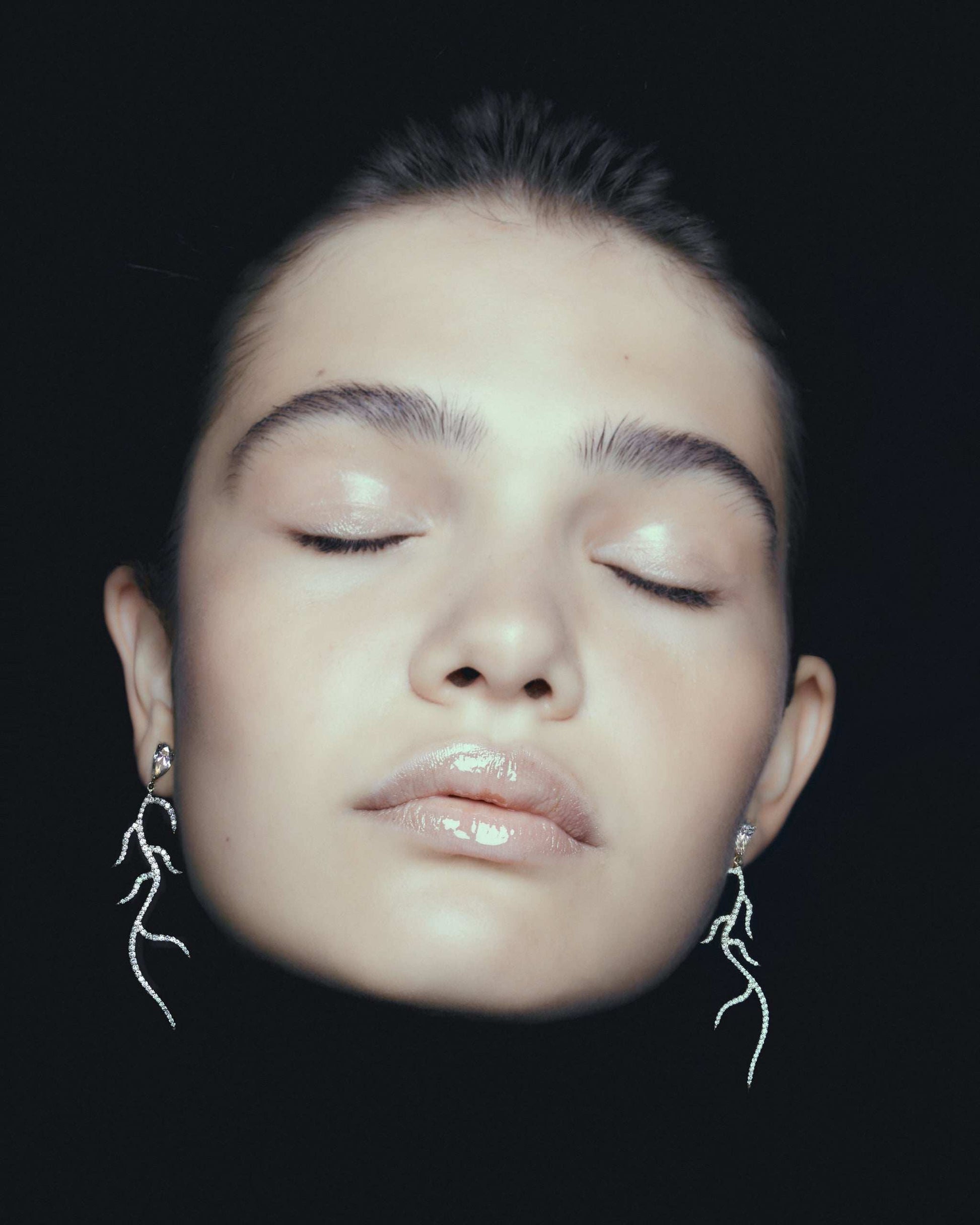 Pavé Diamond Alga Earrings - Nisi Jewelry - Delux Jewels  Luxury jewelry  Fine jewelry  Designer jewelry  High-end jewelry  Premium jewelry  Elegant jewelry Diamond rings  Gold necklaces  Gemstone earrings  Luxury bracelets  Statement jewelry  Wedding bands  Engagement rings  Custom jewelry Buy luxury jewelry online  Affordable luxury jewelry  Handmade fine jewelry  Jewelry for gifts  Unique jewelry pieces  Jewelry store online