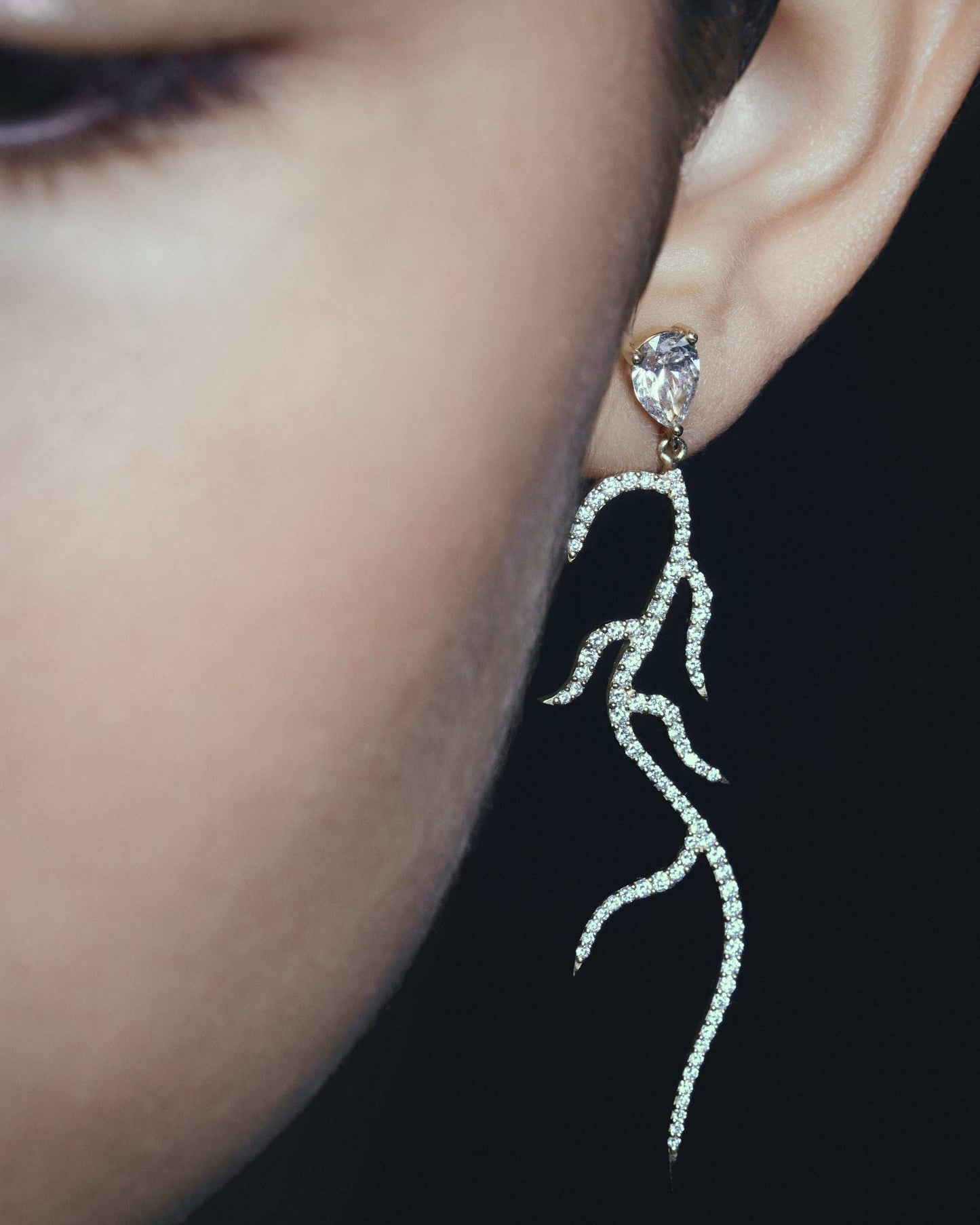 Pavé Diamond Alga Earrings - Nisi Jewelry - Delux Jewels  Luxury jewelry  Fine jewelry  Designer jewelry  High-end jewelry  Premium jewelry  Elegant jewelry Diamond rings  Gold necklaces  Gemstone earrings  Luxury bracelets  Statement jewelry  Wedding bands  Engagement rings  Custom jewelry Buy luxury jewelry online  Affordable luxury jewelry  Handmade fine jewelry  Jewelry for gifts  Unique jewelry pieces  Jewelry store online