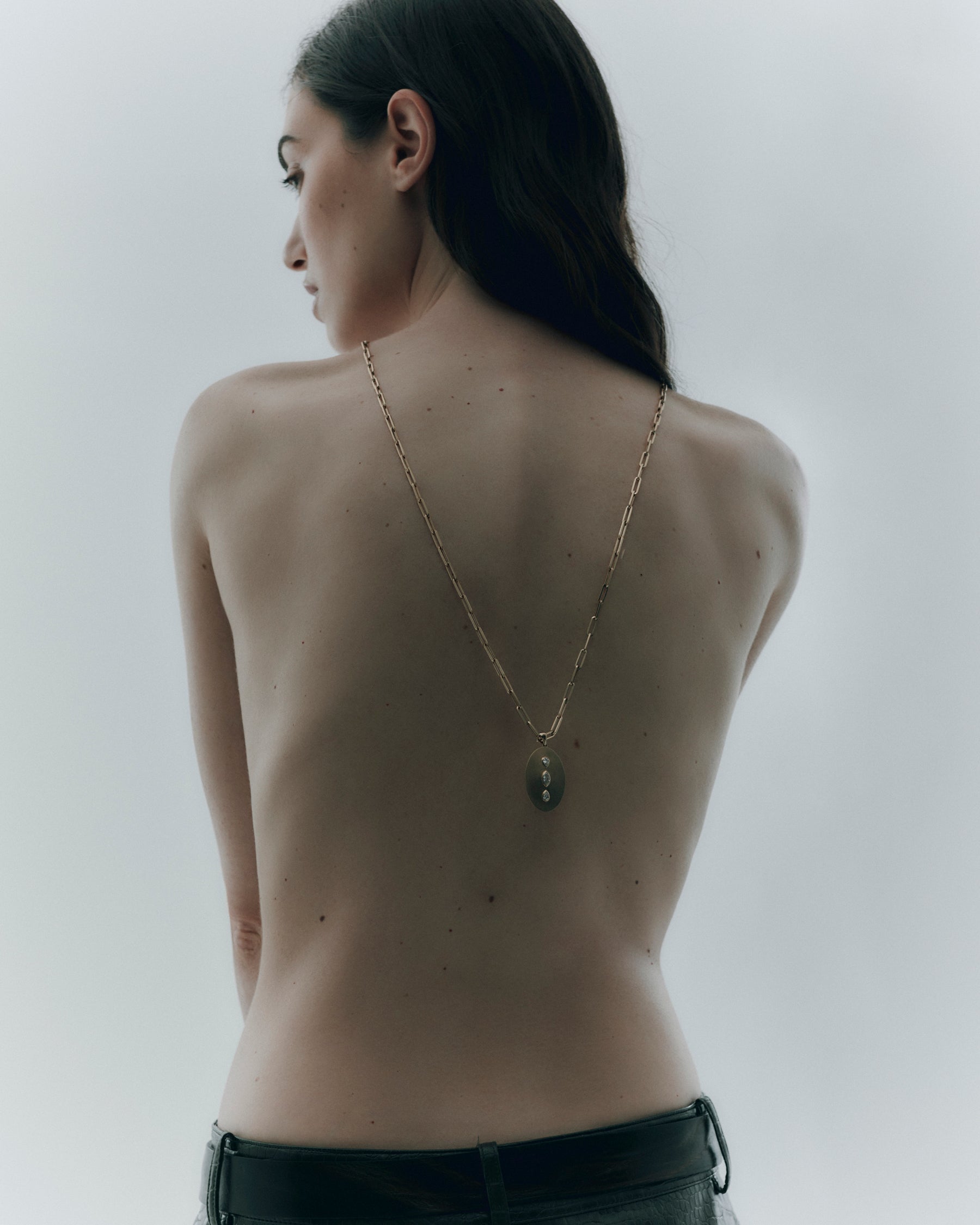 Lois Oval Diamond Pendant XL - Nisi Jewelry - Delux Jewels  Luxury jewelry  Fine jewelry  Designer jewelry  High-end jewelry  Premium jewelry  Elegant jewelry Diamond rings  Gold necklaces  Gemstone earrings  Luxury bracelets  Statement jewelry  Wedding bands  Engagement rings  Custom jewelry Buy luxury jewelry online  Affordable luxury jewelry  Handmade fine jewelry  Jewelry for gifts  Unique jewelry pieces  Jewelry store online