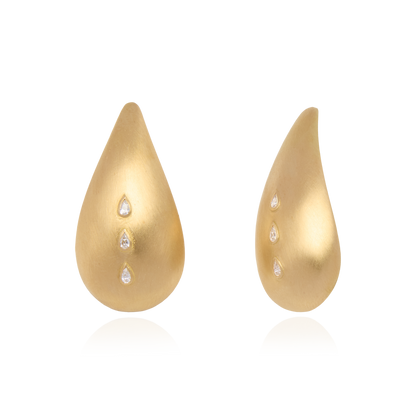 Ebe Ocean Drop Diamond Earrings - Nisi Jewelry - Delux Jewels  Luxury jewelry  Fine jewelry  Designer jewelry  High-end jewelry  Premium jewelry  Elegant jewelry Diamond rings  Gold necklaces  Gemstone earrings  Luxury bracelets  Statement jewelry  Wedding bands  Engagement rings  Custom jewelry Buy luxury jewelry online  Affordable luxury jewelry  Handmade fine jewelry  Jewelry for gifts  Unique jewelry pieces  Jewelry store online