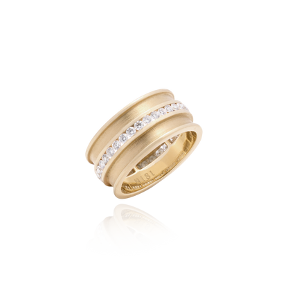 Rèa Pavé Diamond Band - Nisi Jewelry - Delux Jewels  Luxury jewelry  Fine jewelry  Designer jewelry  High-end jewelry  Premium jewelry  Elegant jewelry Diamond rings  Gold necklaces  Gemstone earrings  Luxury bracelets  Statement jewelry  Wedding bands  Engagement rings  Custom jewelry Buy luxury jewelry online  Affordable luxury jewelry  Handmade fine jewelry  Jewelry for gifts  Unique jewelry pieces  Jewelry store online